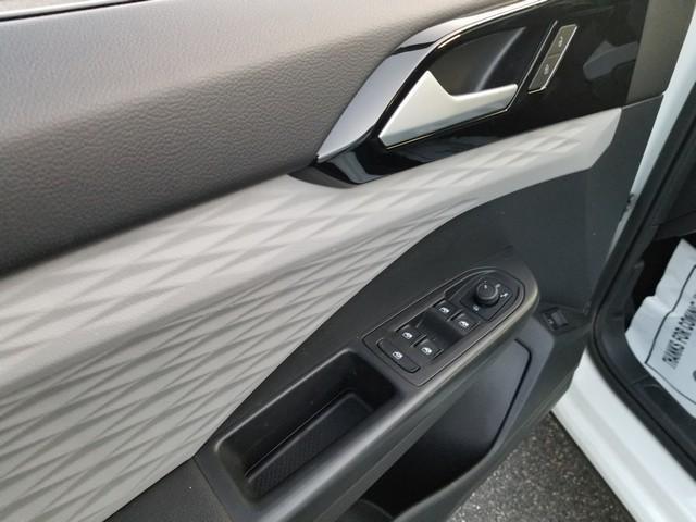 Photo of 2023 Pure White Volkswagen Taos