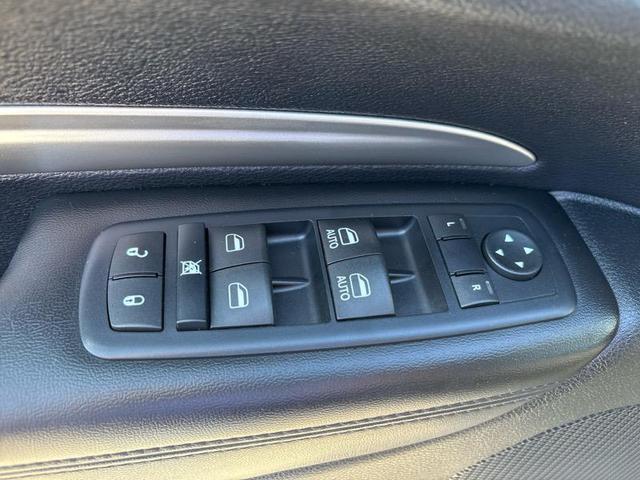 Photo of 2016 Brilliant Black Crystal Pearlcoat Dodge Durango