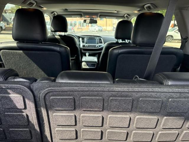Photo of 2016 Predawn Gray Mica Toyota Highlander