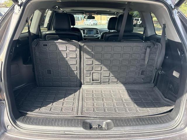 Photo of 2016 Predawn Gray Mica Toyota Highlander