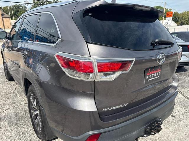Photo of 2016 Predawn Gray Mica Toyota Highlander