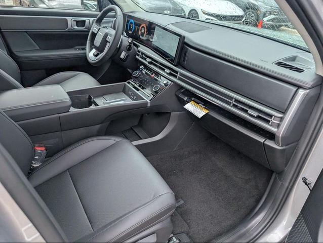 Photo of 2025 Silver Hyundai SANTA FE