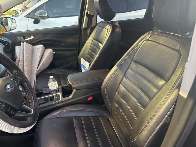 Photo of 2018 Black Ford Escape