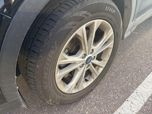 Photo of 2018 Black Ford Escape