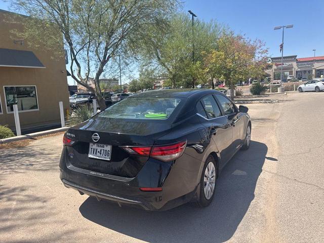 Photo of 2021 Black Nissan Sentra