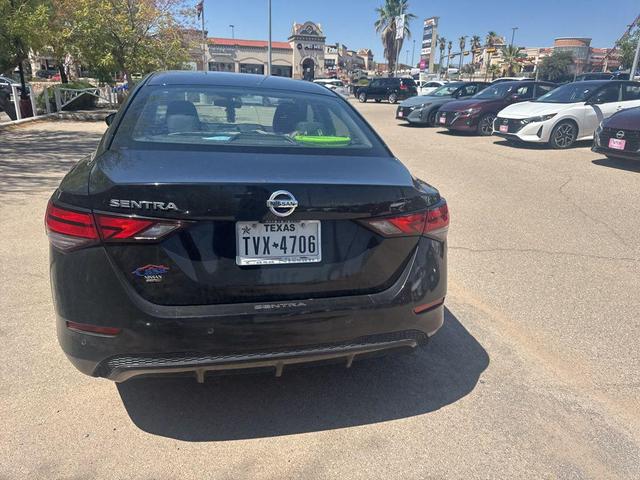 Photo of 2021 Black Nissan Sentra