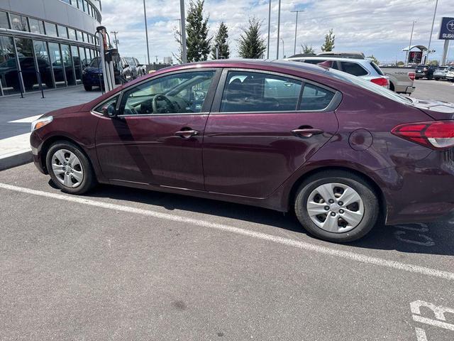 Photo of 2017 Red Kia Forte