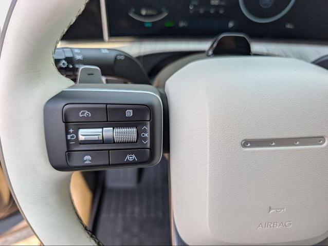 Photo of 2025 Black Hyundai SANTA FE HEV