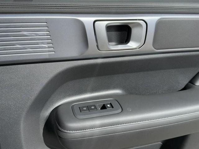 Photo of 2025 White Hyundai SANTA FE