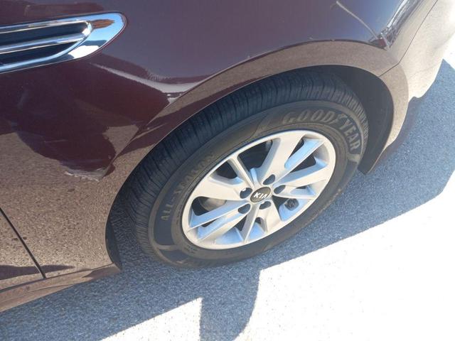 Photo of 2017 Purple Kia Optima