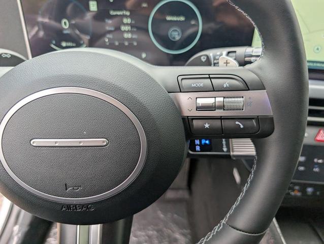 Photo of 2025 Silver Hyundai SONATA Hybrid