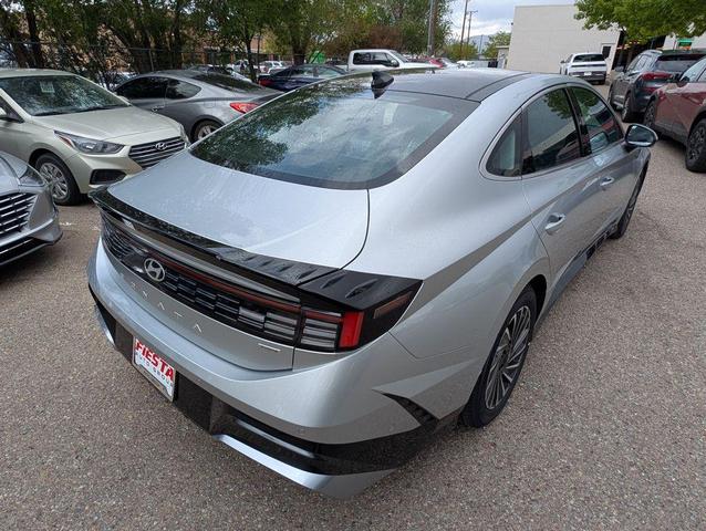 Photo of 2025 Silver Hyundai SONATA Hybrid