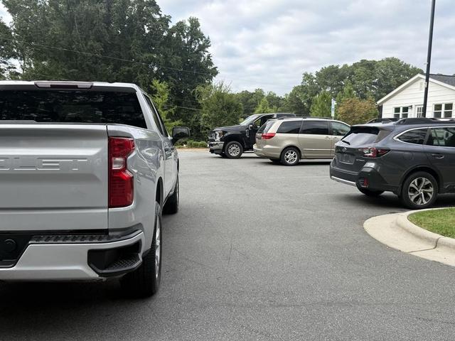 Photo of 2022 Silver Ice Metallic Chevrolet Silverado 1500