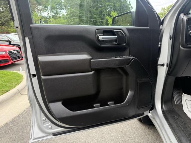 Photo of 2022 Silver Ice Metallic Chevrolet Silverado 1500