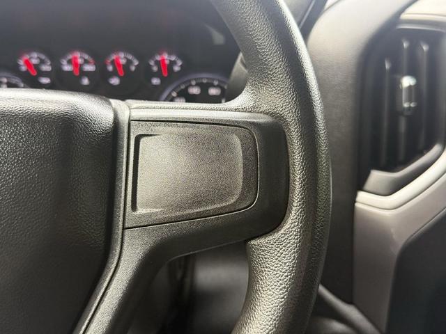 Photo of 2022 Silver Ice Metallic Chevrolet Silverado 1500