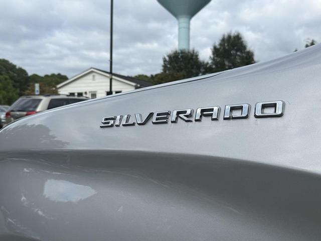 Photo of 2022 Silver Ice Metallic Chevrolet Silverado 1500