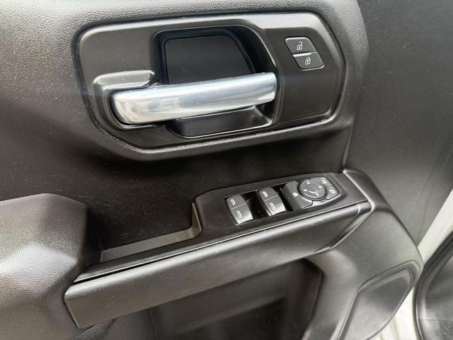 Photo of 2022 Silver Ice Metallic Chevrolet Silverado 1500