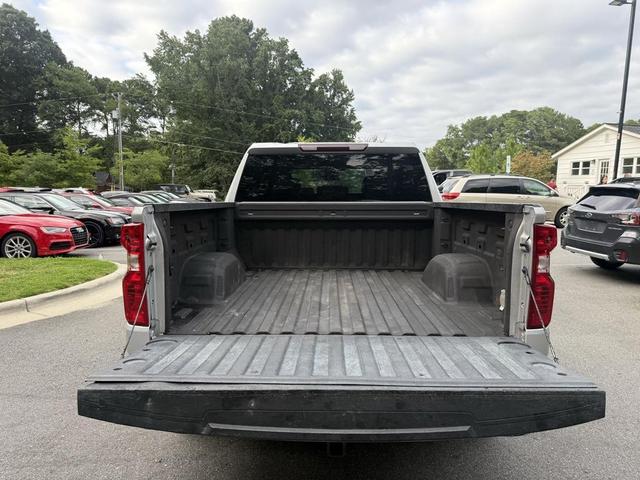Photo of 2022 Silver Ice Metallic Chevrolet Silverado 1500