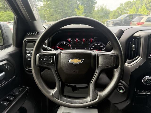 Photo of 2022 Silver Ice Metallic Chevrolet Silverado 1500