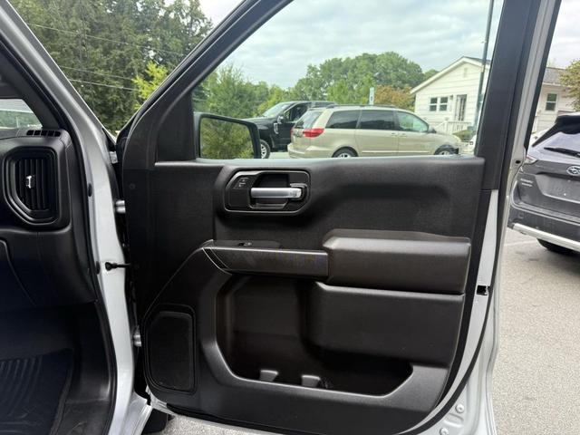 Photo of 2022 Silver Ice Metallic Chevrolet Silverado 1500