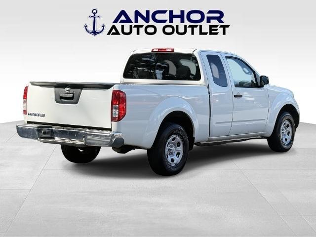 Photo of 2016 Glacier White Nissan Frontier