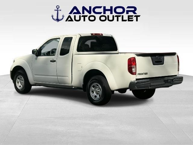 Photo of 2016 Glacier White Nissan Frontier