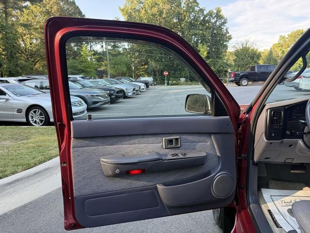 Photo of 1999 Red Toyota Tacoma