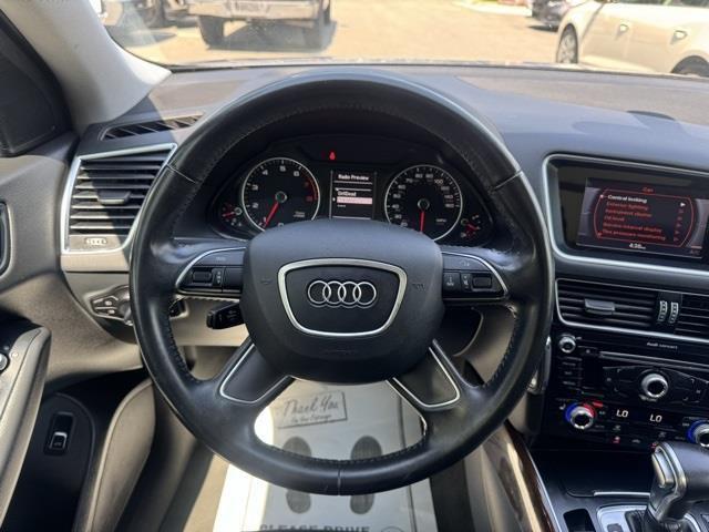 Photo of 2015 Silver Metallic Audi Q5