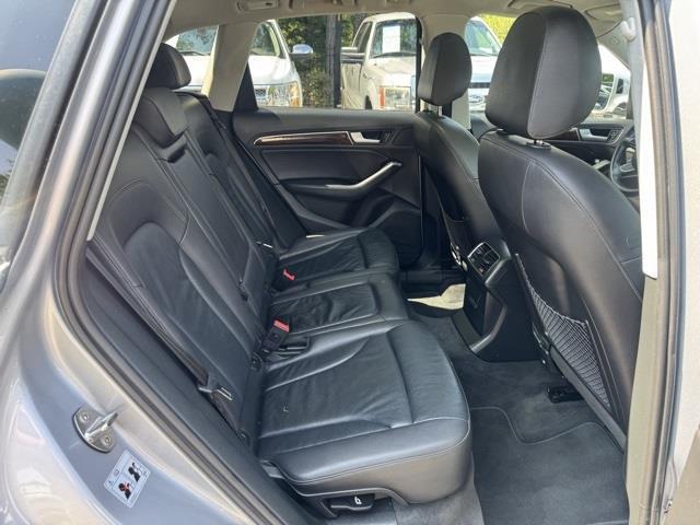 Photo of 2015 Silver Metallic Audi Q5