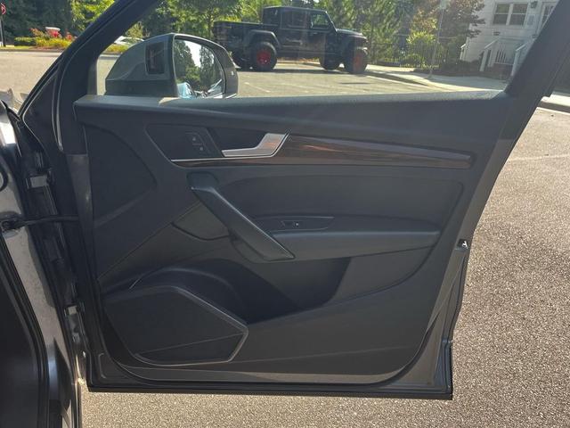 Photo of 2018 Monsoon Gray Metallic Audi Q5