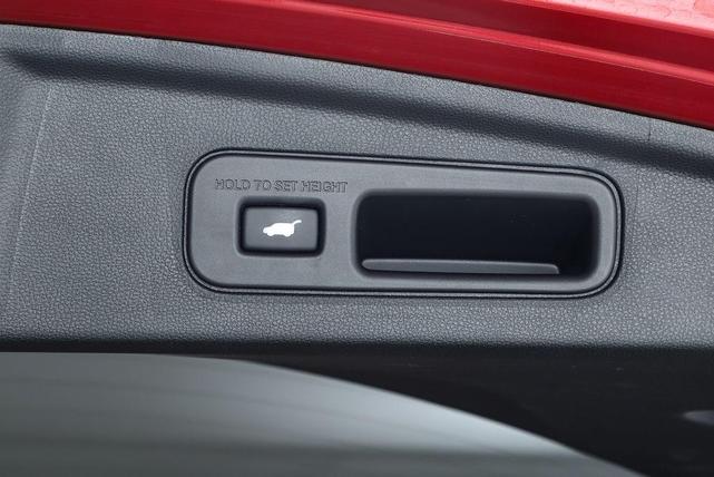 Photo of 2025 Performance Red Pearl Acura MDX