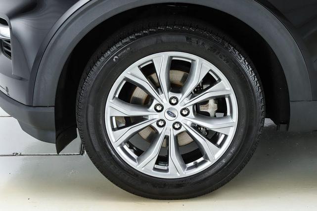 Photo of 2022 Agate Black Metallic Ford Explorer