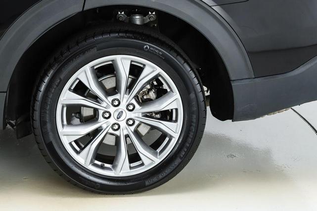 Photo of 2022 Agate Black Metallic Ford Explorer
