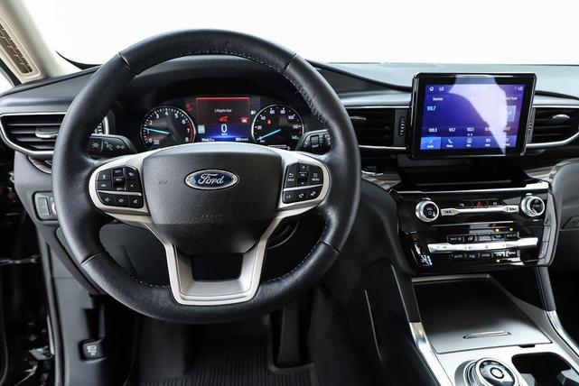 Photo of 2022 Agate Black Metallic Ford Explorer