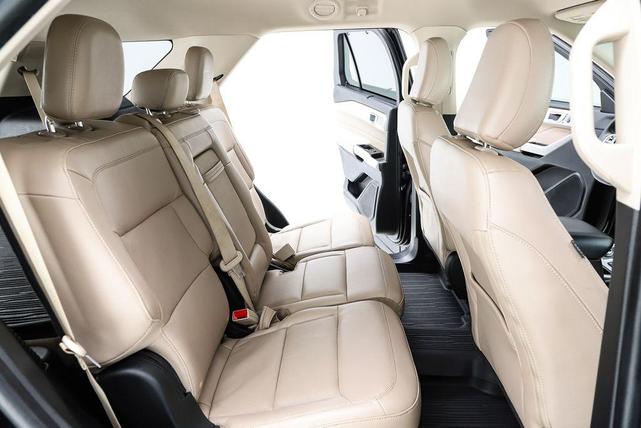 Photo of 2022 Agate Black Metallic Ford Explorer