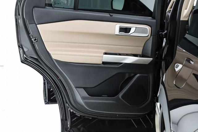 Photo of 2022 Agate Black Metallic Ford Explorer