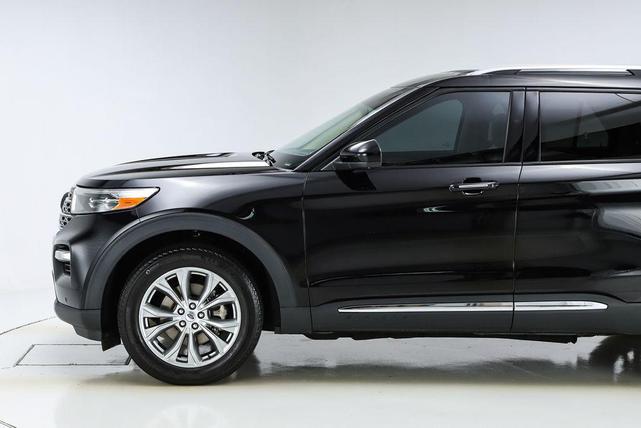 Photo of 2022 Agate Black Metallic Ford Explorer
