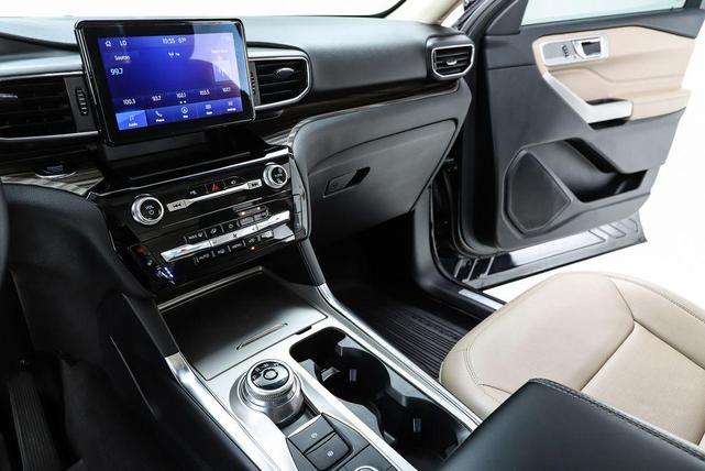 Photo of 2022 Agate Black Metallic Ford Explorer