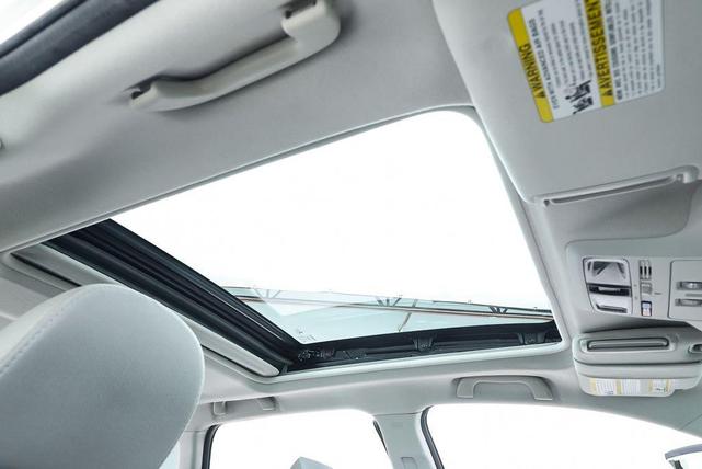 Photo of 2018 Crystal White Pearl Subaru Forester