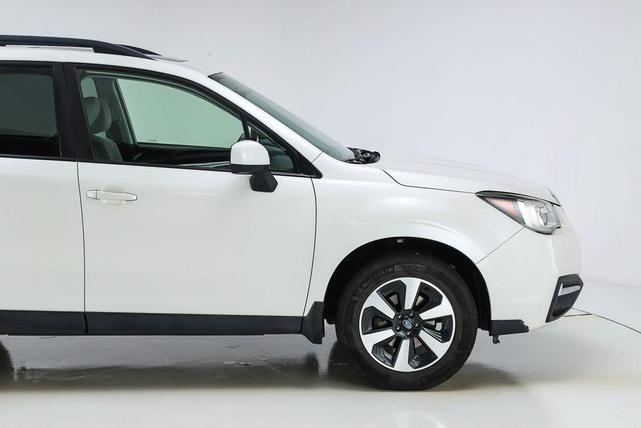 Photo of 2018 Crystal White Pearl Subaru Forester
