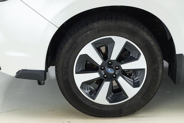Photo of 2018 Crystal White Pearl Subaru Forester
