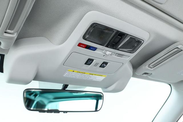 Photo of 2018 Crystal White Pearl Subaru Forester