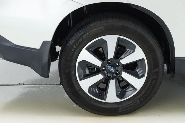 Photo of 2018 Crystal White Pearl Subaru Forester