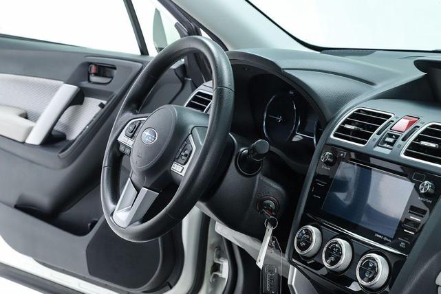Photo of 2018 Crystal White Pearl Subaru Forester