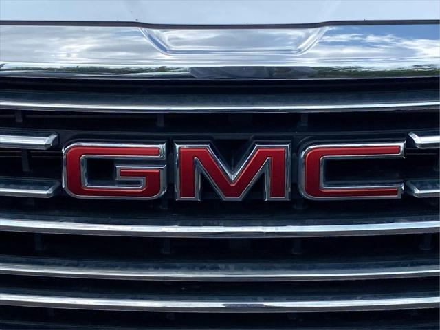 Photo of 2022 White GMC Terrain