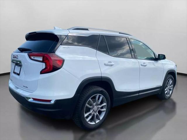 Photo of 2022 White GMC Terrain