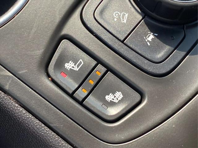 Photo of 2022 White GMC Terrain