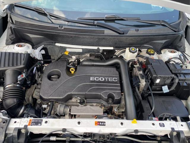 Photo of 2022 White GMC Terrain