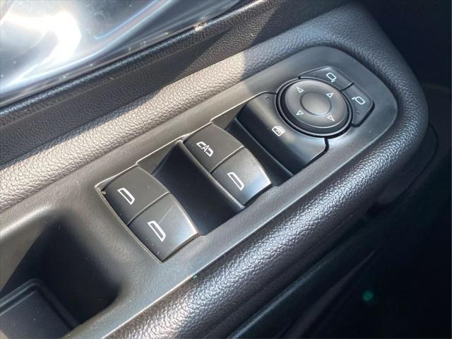 Photo of 2022 White GMC Terrain
