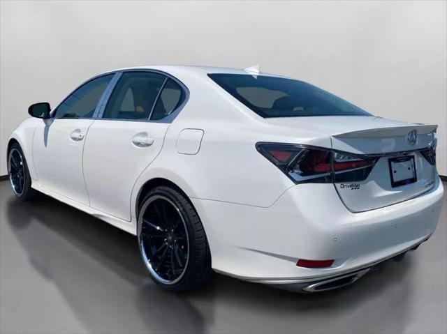 Photo of 2018 Eminent White Pearl Lexus GS 350